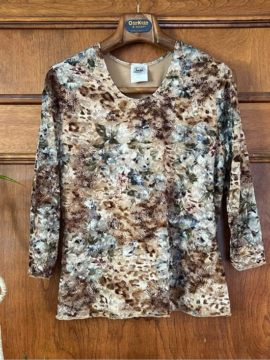 OshKosh B'gosh Tops - 'Sash' Vintage Lace 3/4 Sleeve Top with Abstract Floral Pattern in Earthy Tones